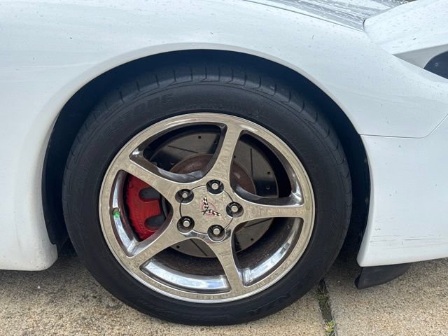 Used 2004 Chevrolet Corvette Coupe w/ Roof Package RWD image 23