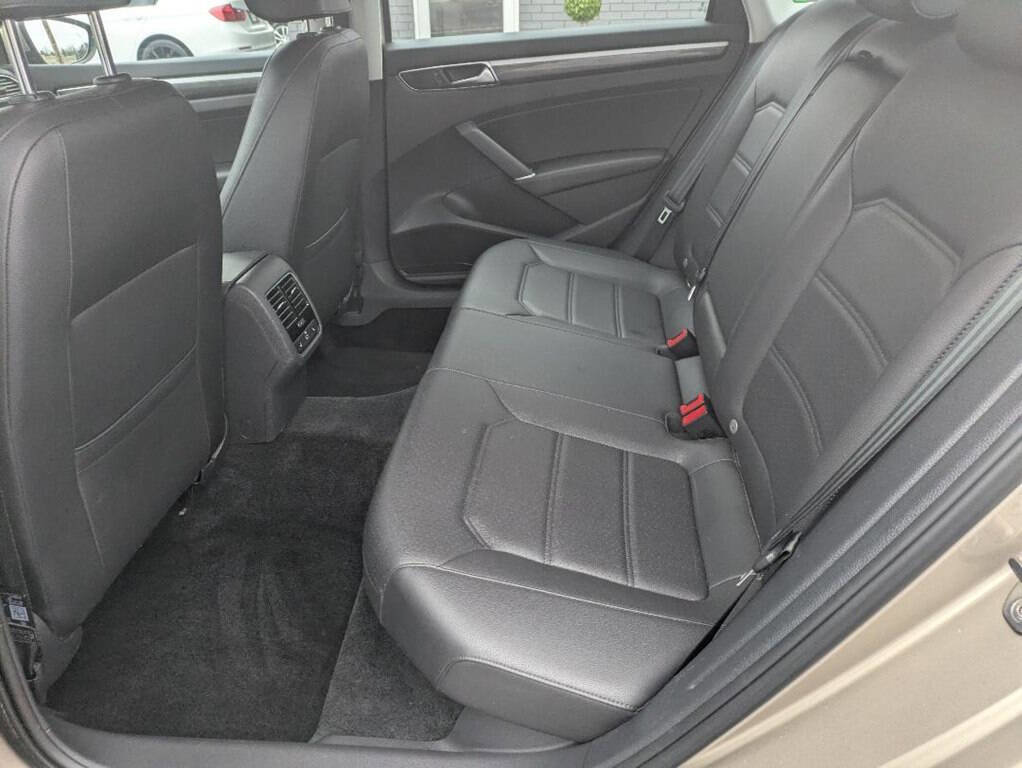 Used 2016 Volkswagen Passat 1.8T SE image 15