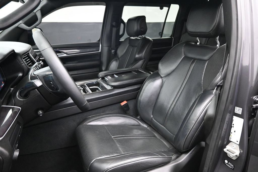 Used 2024 Jeep Wagoneer 4WD w/ Premium Group I image 20