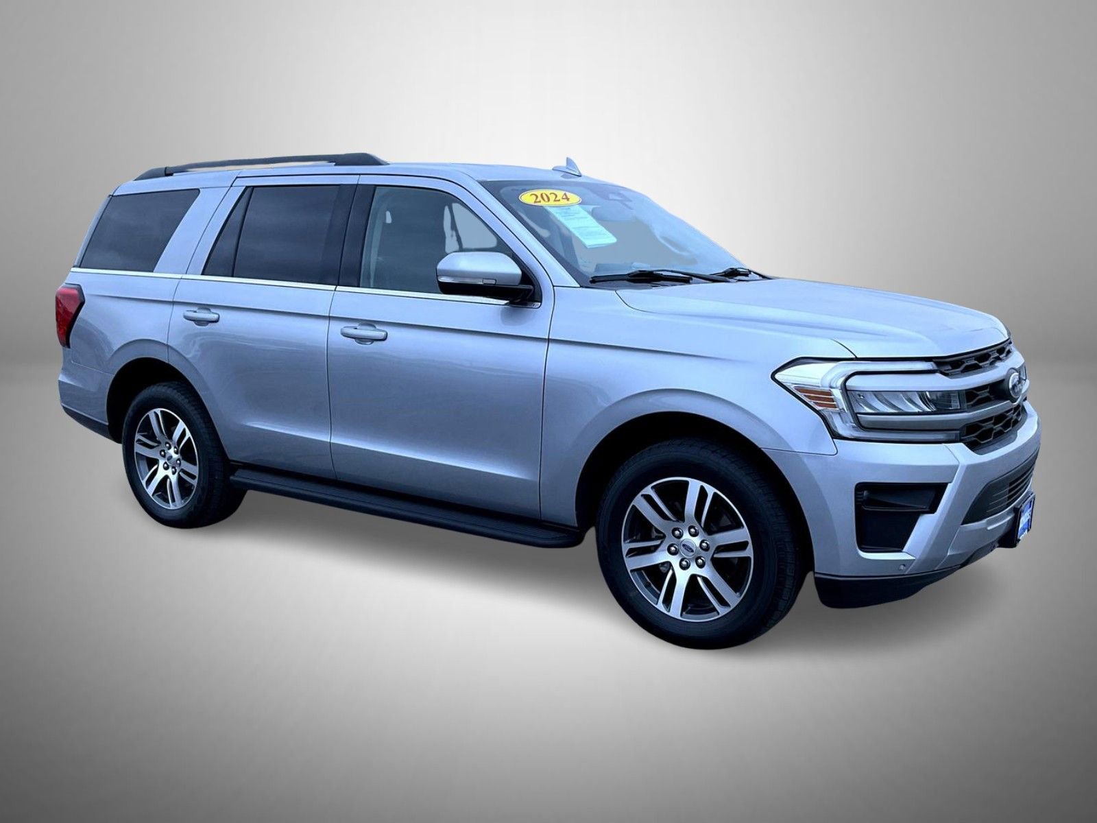 Used 2024 Ford Expedition XLT image 3