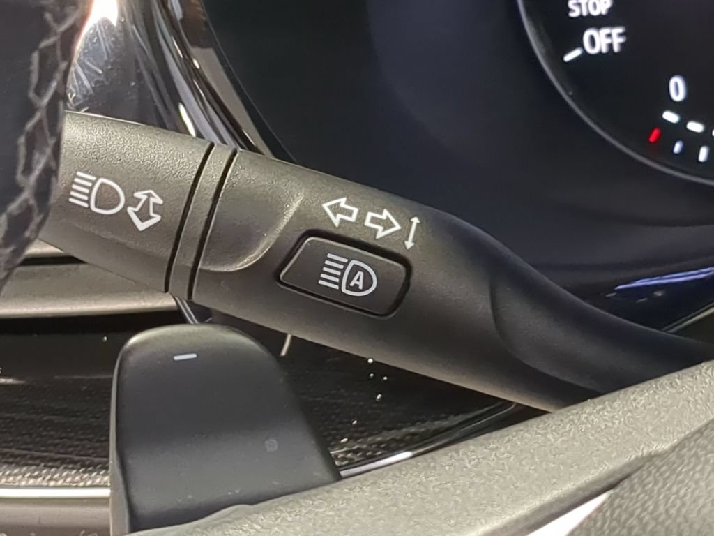 Used 2021 Buick Envision Essence AWD/4WD image 31