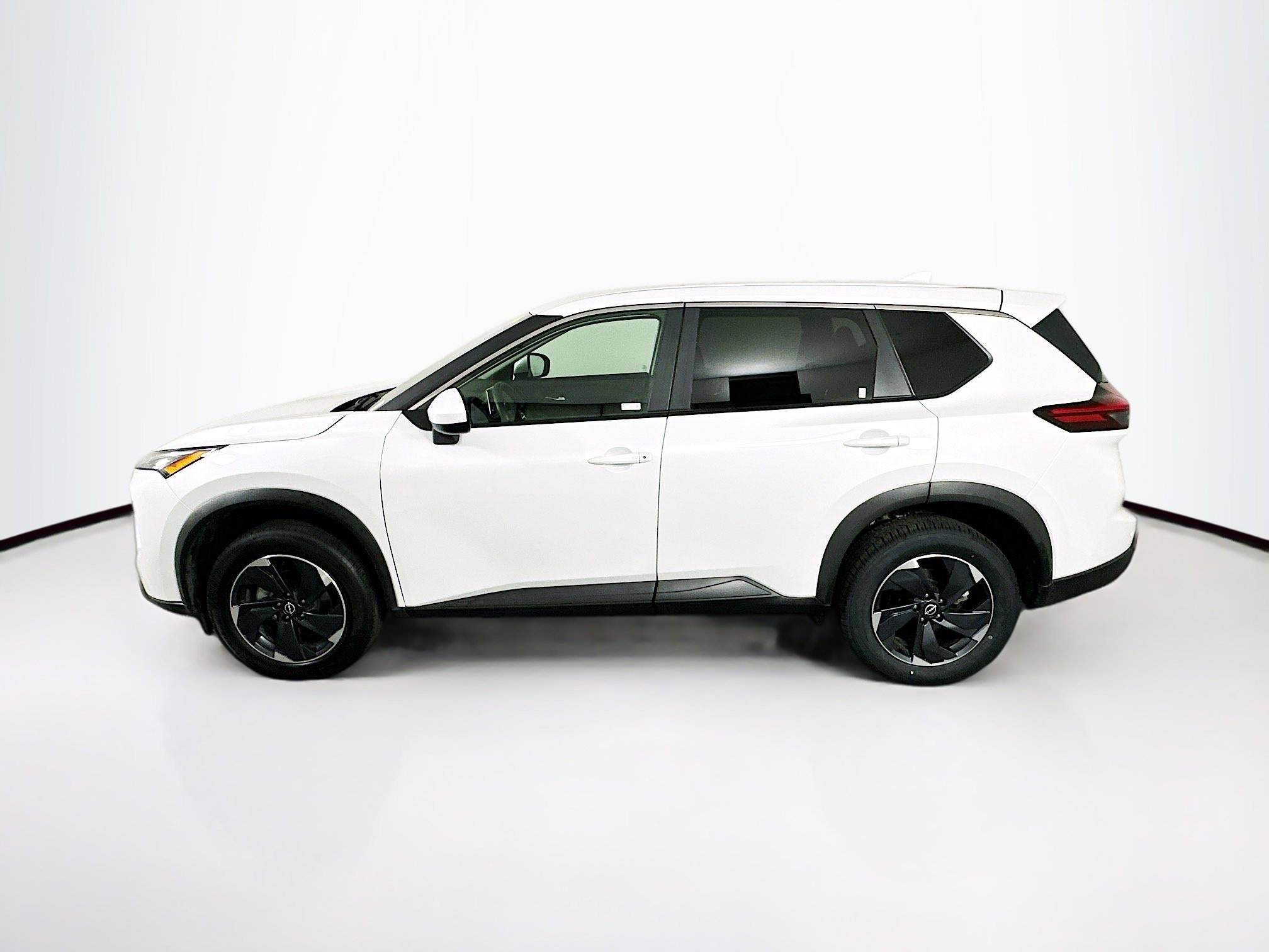 Used 2025 Nissan Rogue SV image 4