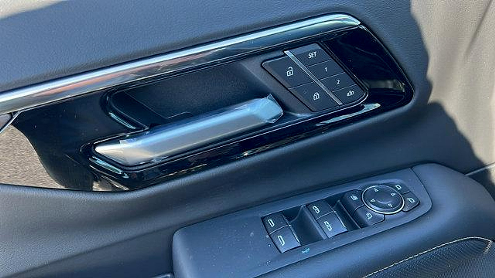 New 2026 Chevrolet Suburban Premier image 19