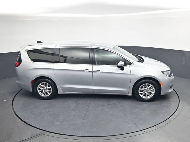 Used 2023 Chrysler Voyager LX FWD image 25