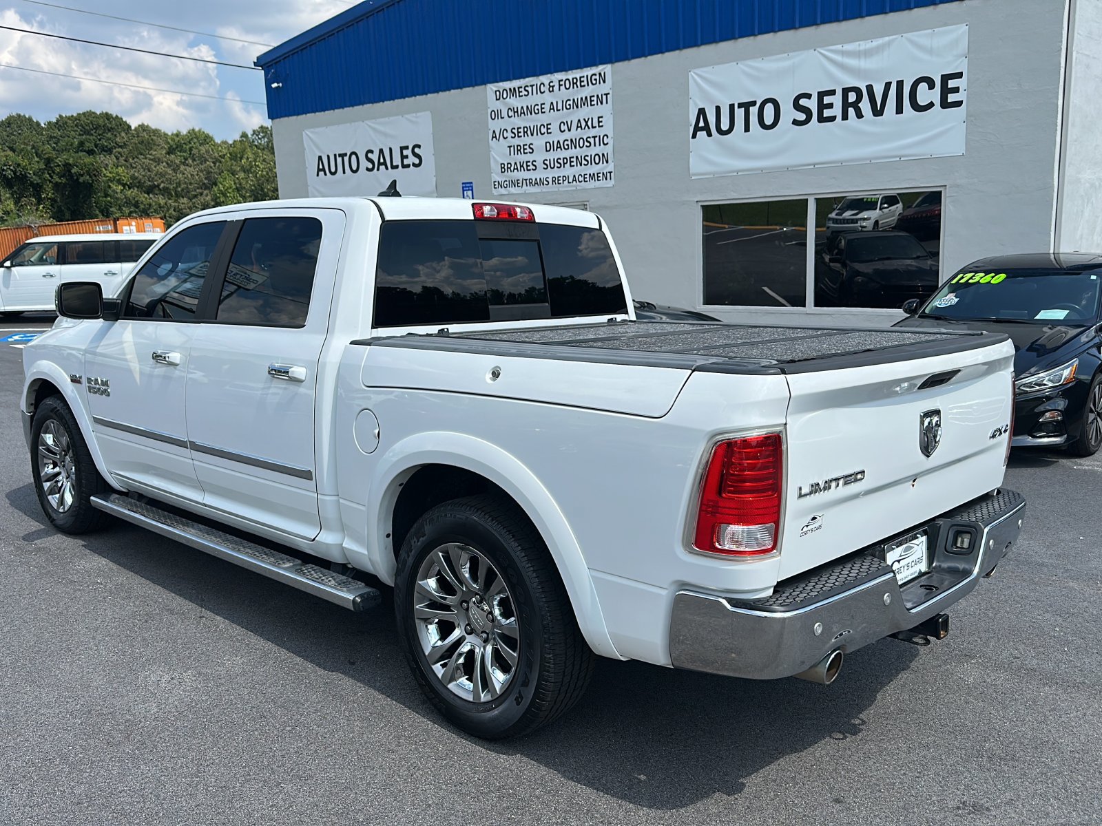 Used 2015 RAM 1500 Limited AWD/4WD image 3