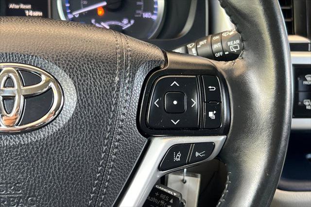 Certified 2019 Toyota Highlander Plus FWD image 27