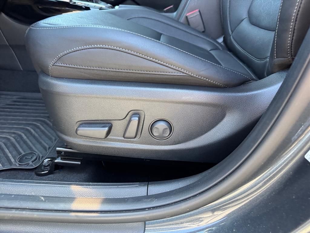 Certified 2025 Kia Seltos EX w/ EX Sunroof Package image 14