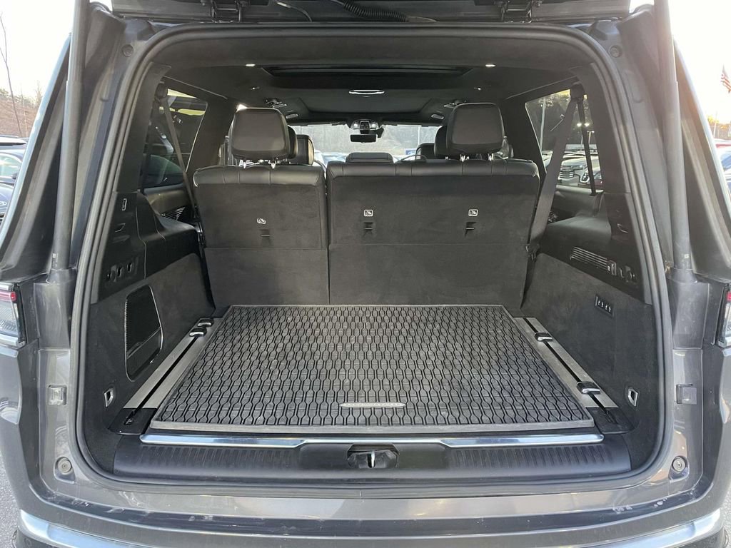 Used 2024 Jeep Grand Wagoneer L Series III image 30