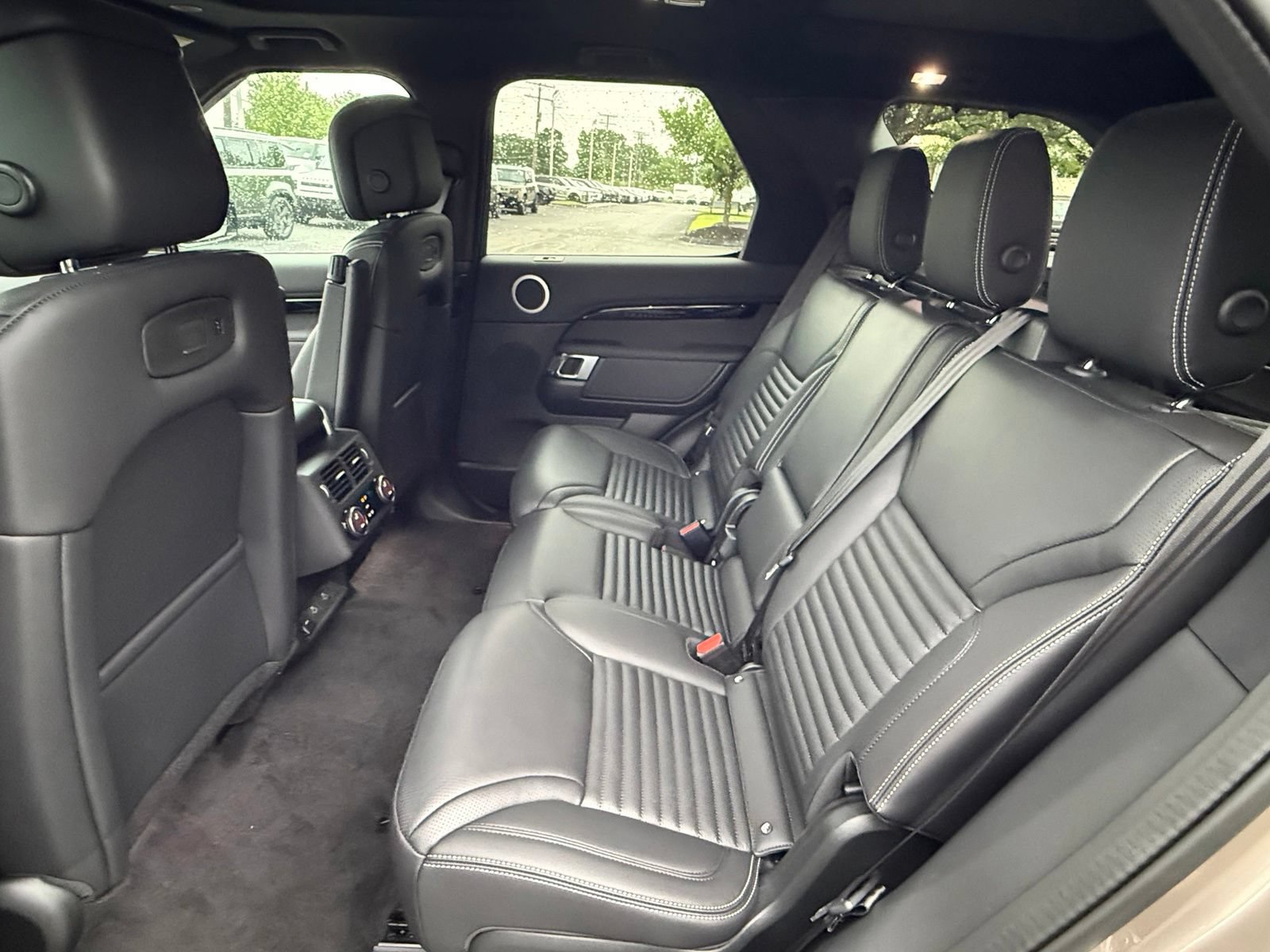 New 2026 Land Rover Discovery S AWD/4WD image 15
