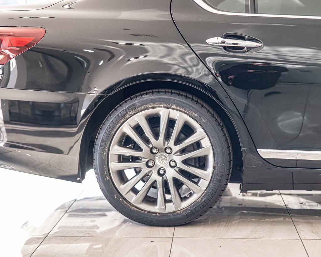 Used 2017 Lexus LS 460 w/ Comfort Package image 12