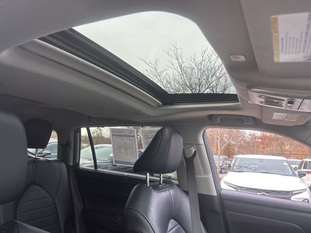 Used 2024 Toyota Highlander XLE image 25