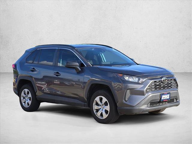 Used 2020 Toyota RAV4 LE FWD image 3