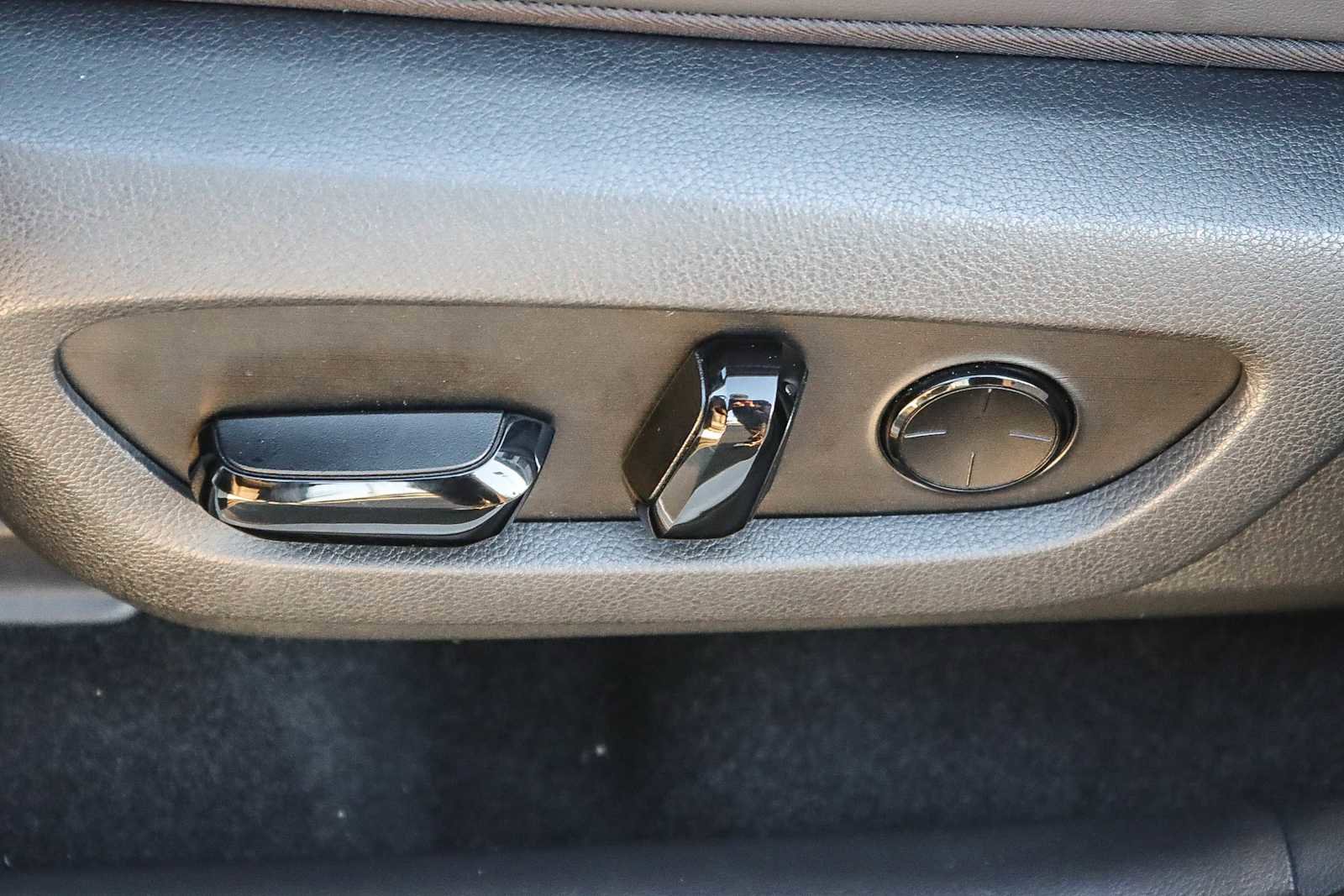 Certified 2025 Lexus NX 450h+ AWD w/ Luxury Package image 21