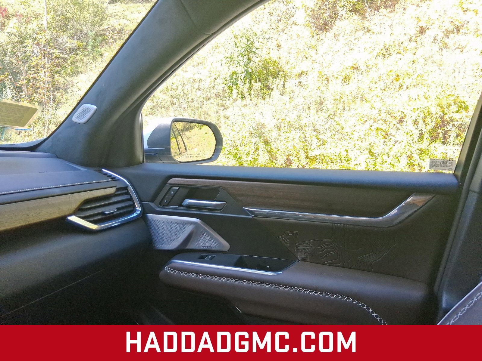 Certified 2026 GMC Acadia Denali Ultimate AWD/4WD image 17