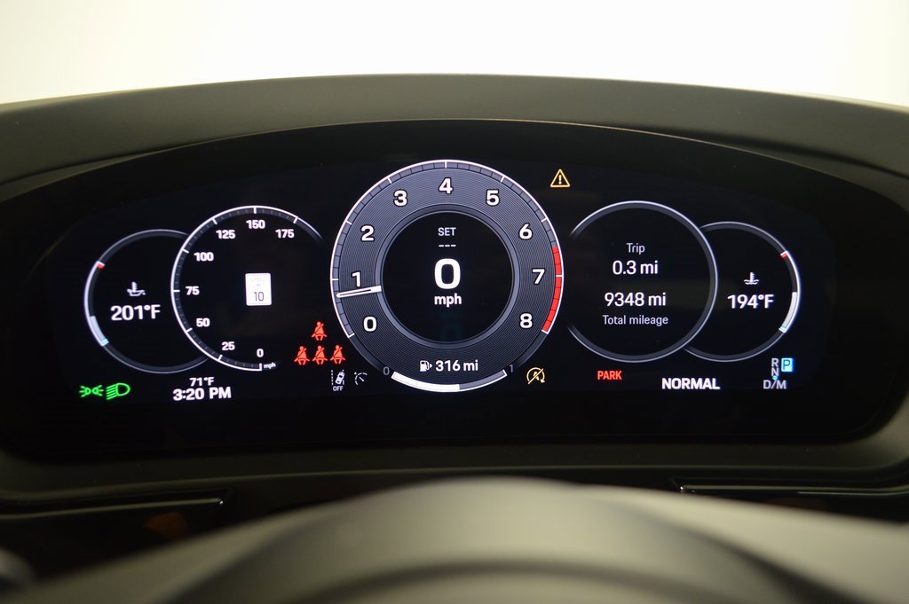 Certified 2025 Porsche Cayenne Coupe image 24