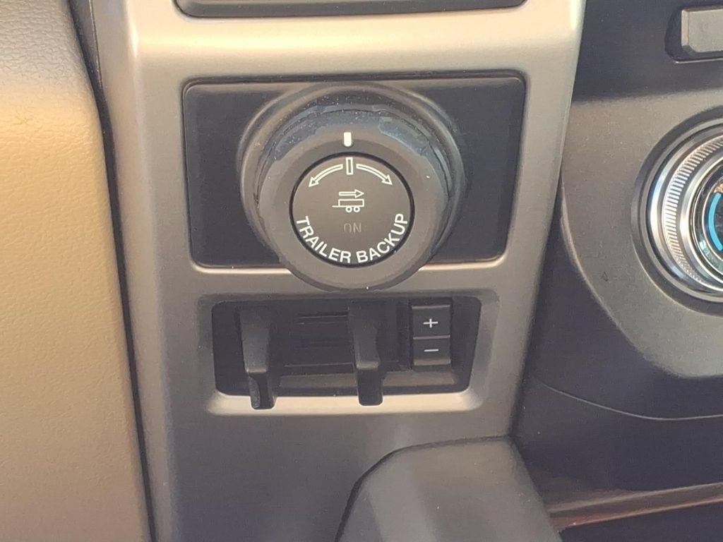 Used 2016 Ford F150 Lariat w/ Equipment Group 502A Luxury AWD/4WD image 31