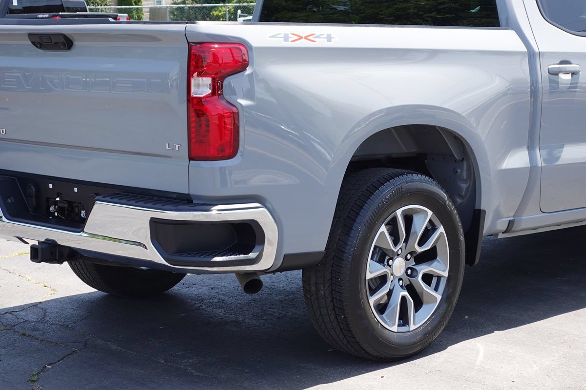 Used 2024 Chevrolet Silverado 1500 LT AWD/4WD image 11