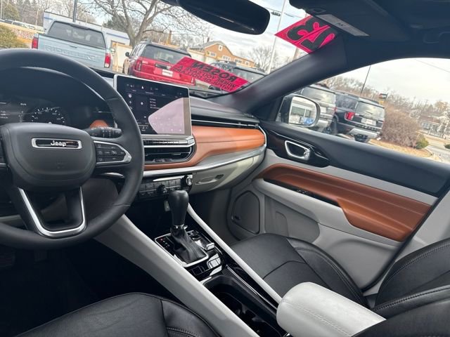 Used 2023 Jeep Compass Limited w/ Sun and Sound Group image 22