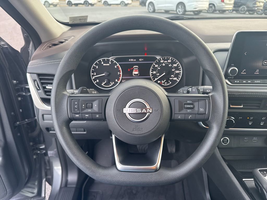 Used 2023 Nissan Rogue S image 26