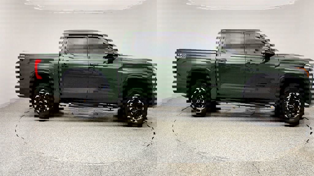 Used 2022 Toyota Tundra SR5 w/ TRD Off-Road Premium Package image 4