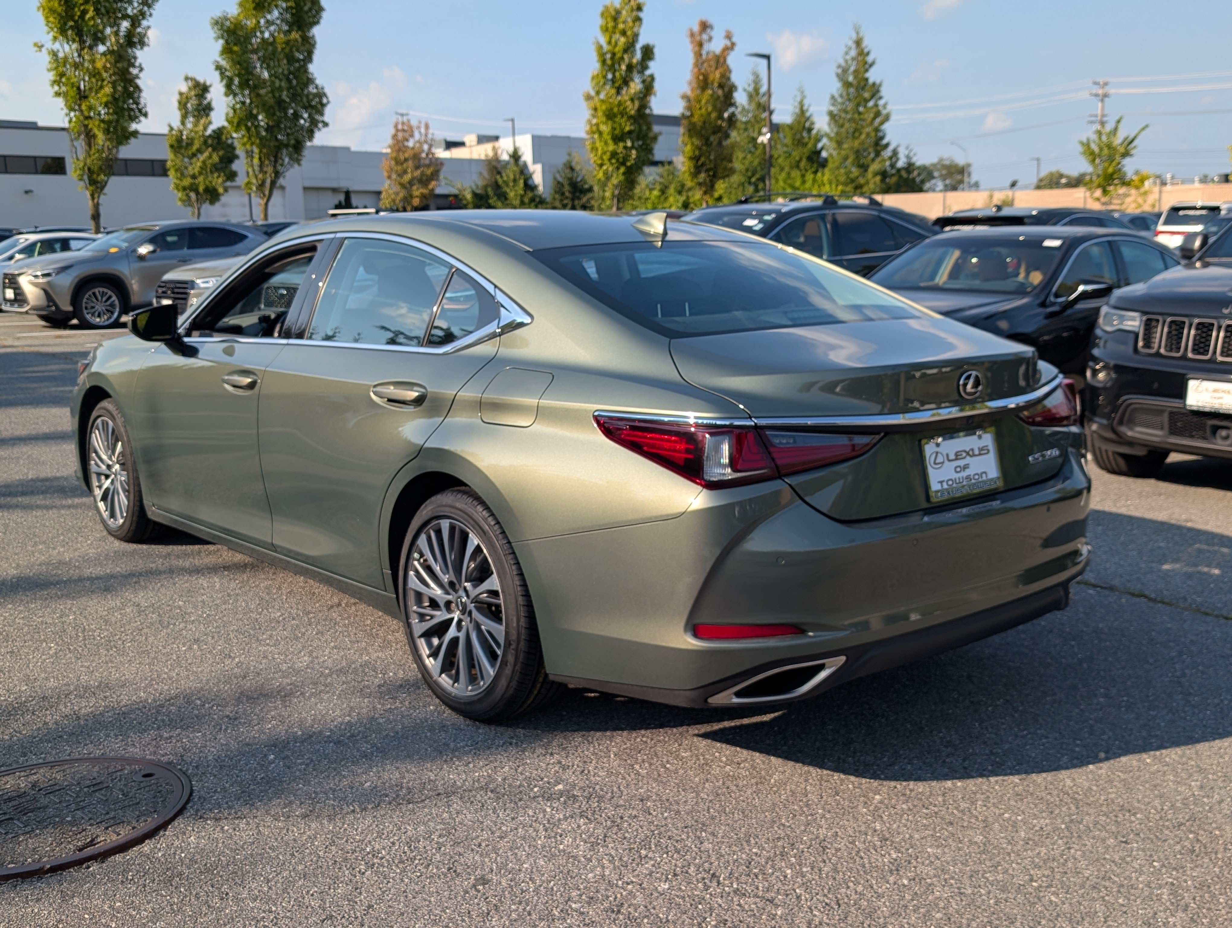 Used 2020 Lexus ES 350 w/ Premium Package FWD image 5