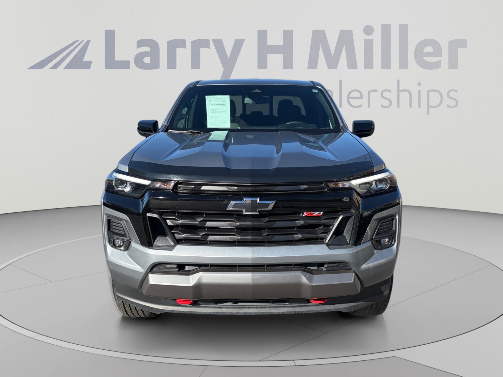 Used 2023 Chevrolet Colorado Z71 w/ Advanced Trailering Package AWD/4WD image 8