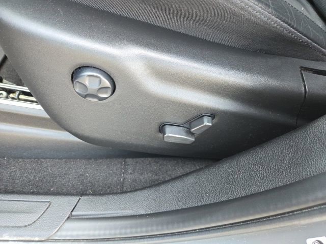 Used 2022 Jeep Grand Cherokee Laredo X image 12