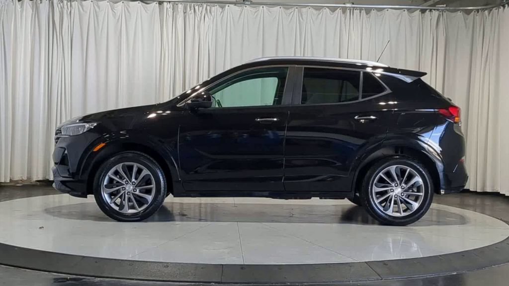 Used 2023 Buick Encore GX Select w/ Sport Touring Package AWD/4WD image 5