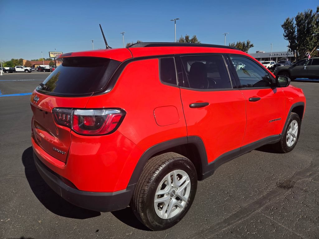 Used 2018 Jeep Compass Sport AWD/4WD image 3