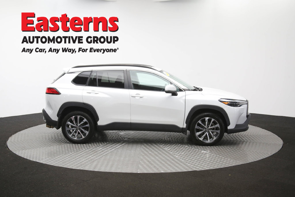 Used 2022 Toyota Corolla Cross XLE w/ Convenience Package AWD/4WD image 47