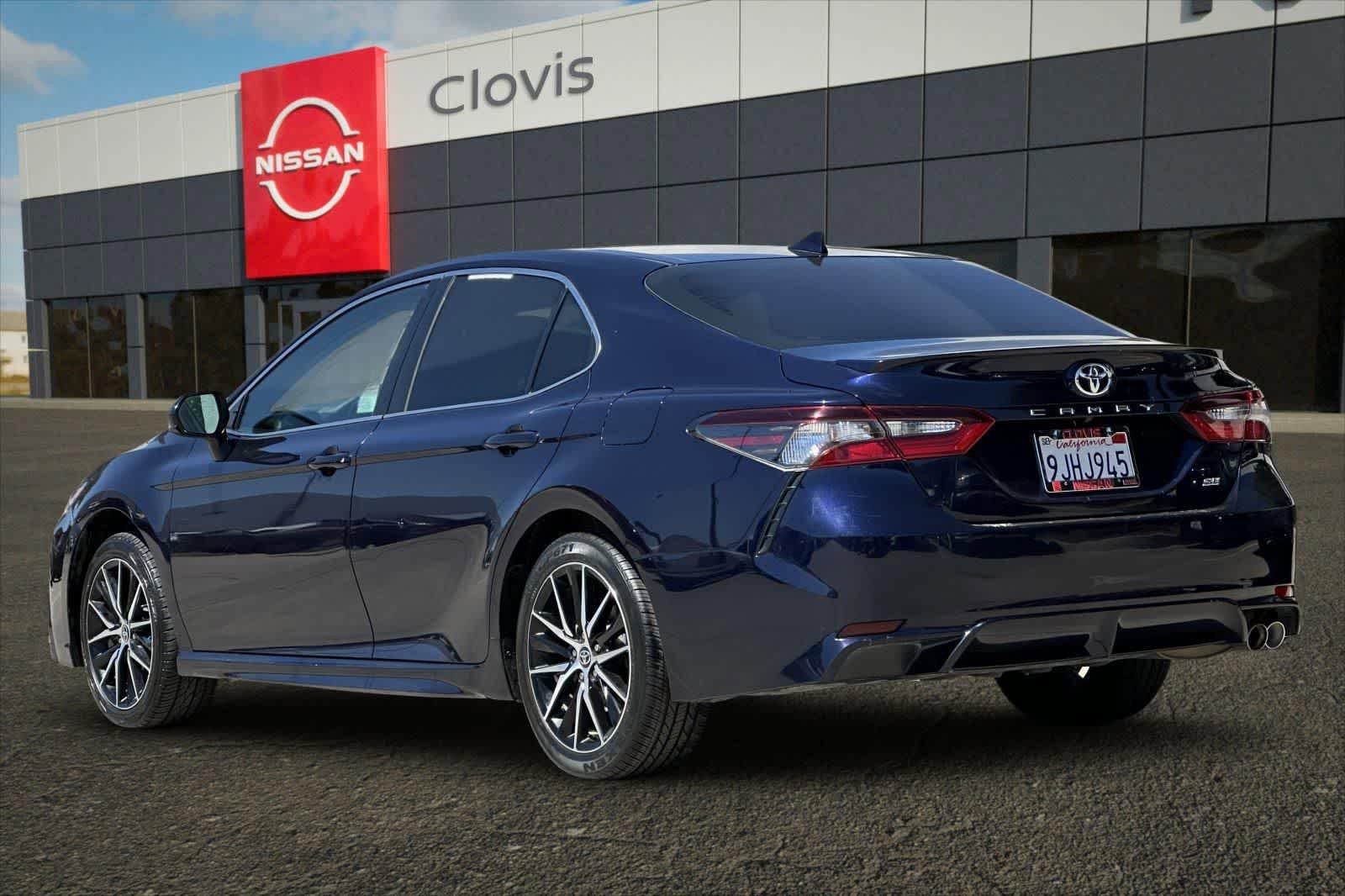 Used 2021 Toyota Camry SE FWD image 7