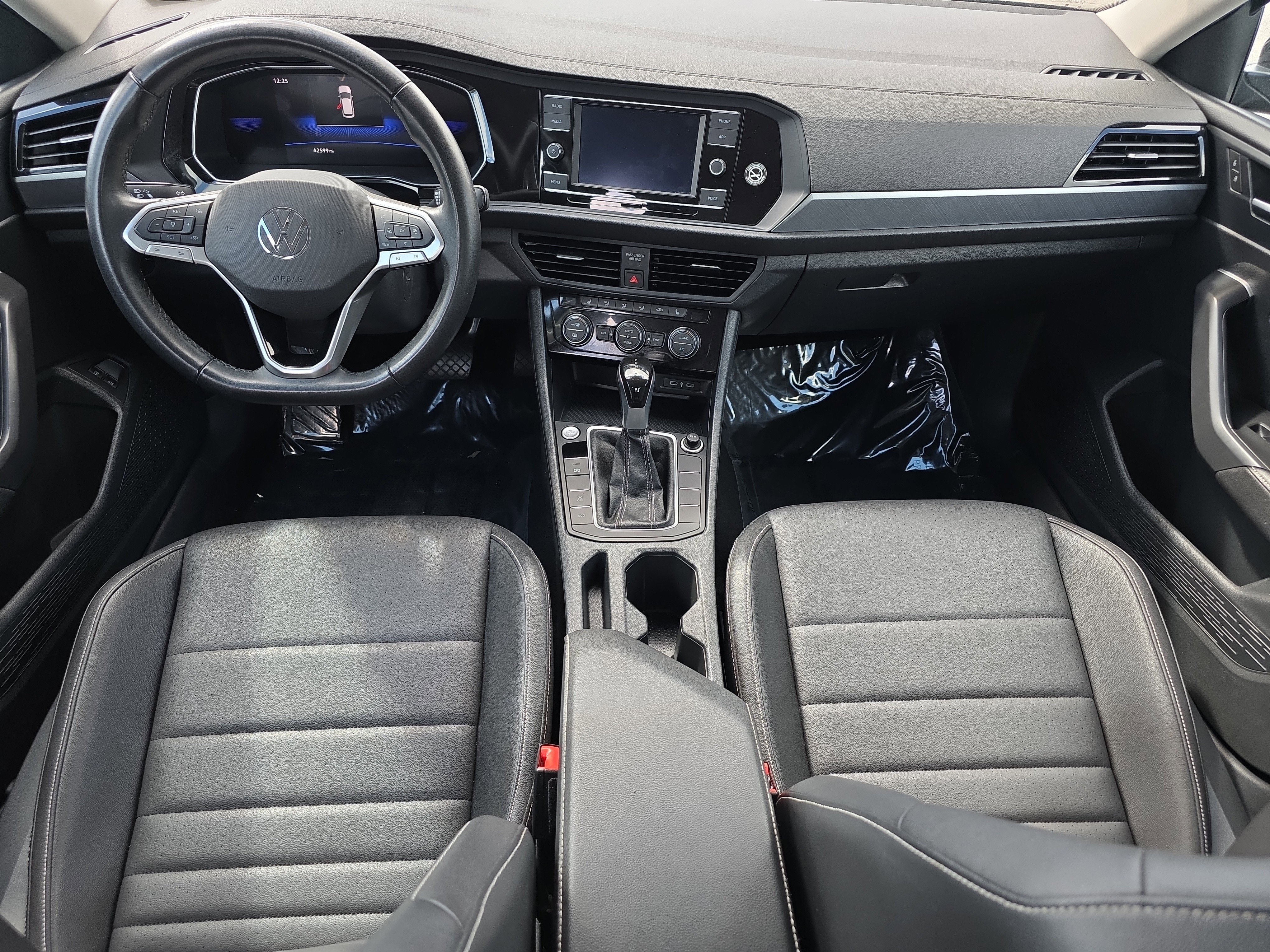 Used 2024 Volkswagen Jetta SE image 18