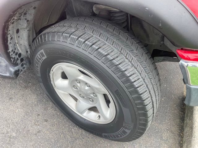 Used 2004 Toyota Tacoma PreRunner RWD image 12