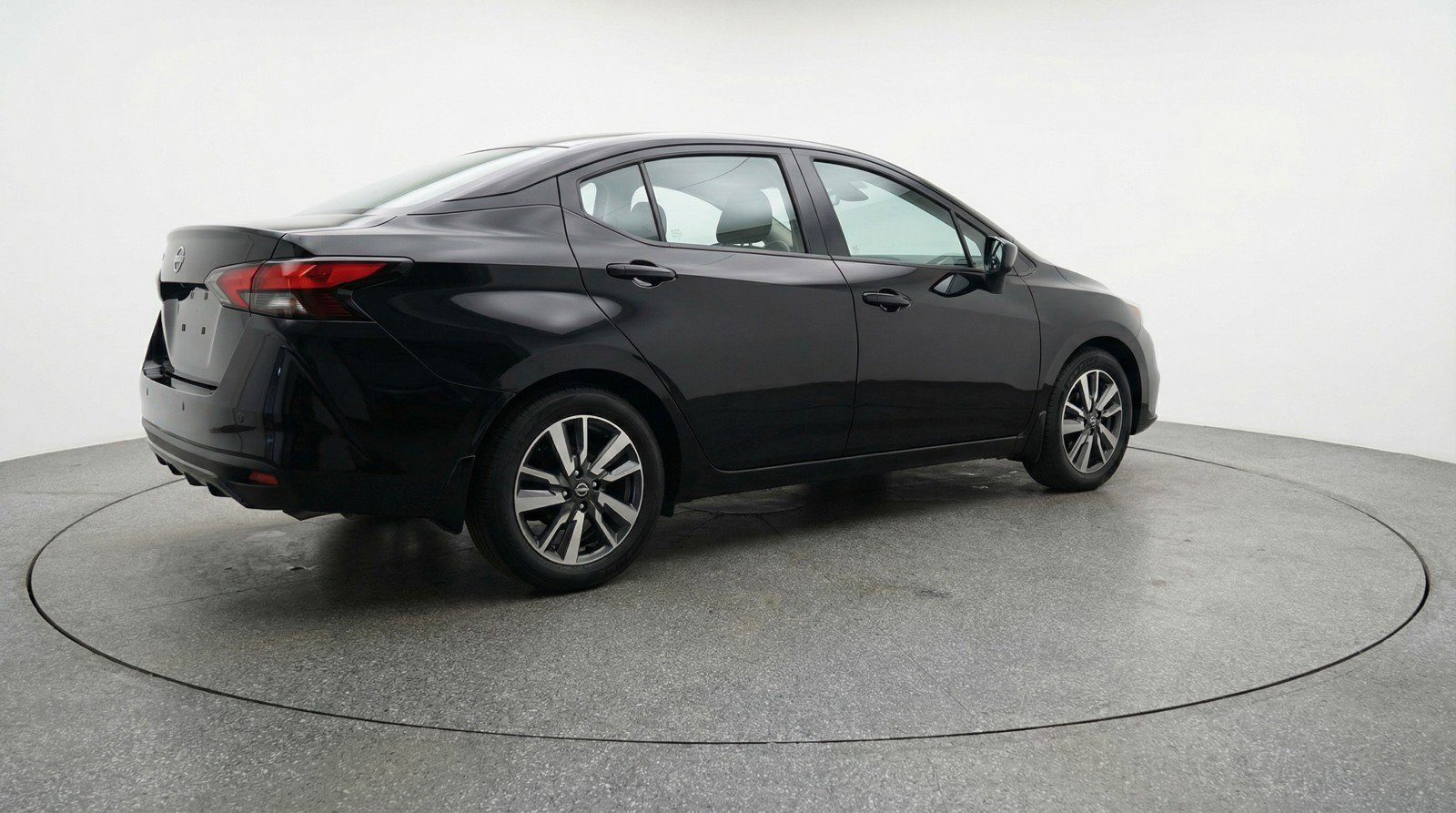 Used 2025 Nissan Versa SV FWD image 9