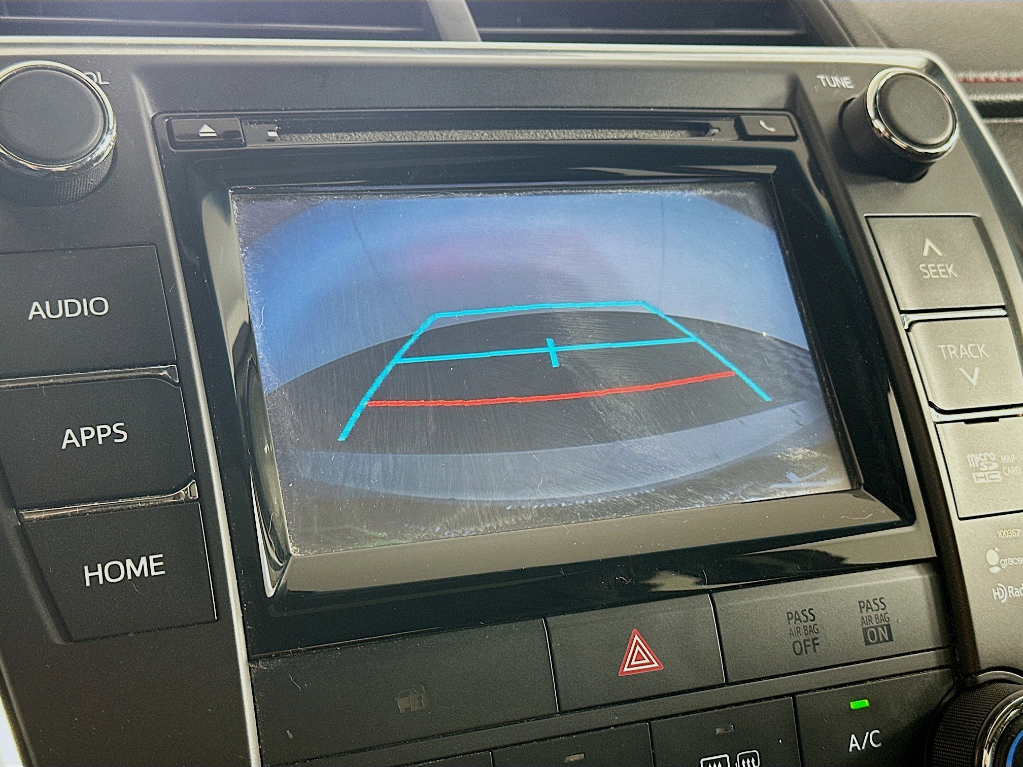 Used 2015 Toyota Camry SE w/ Moonroof Package FWD image 23