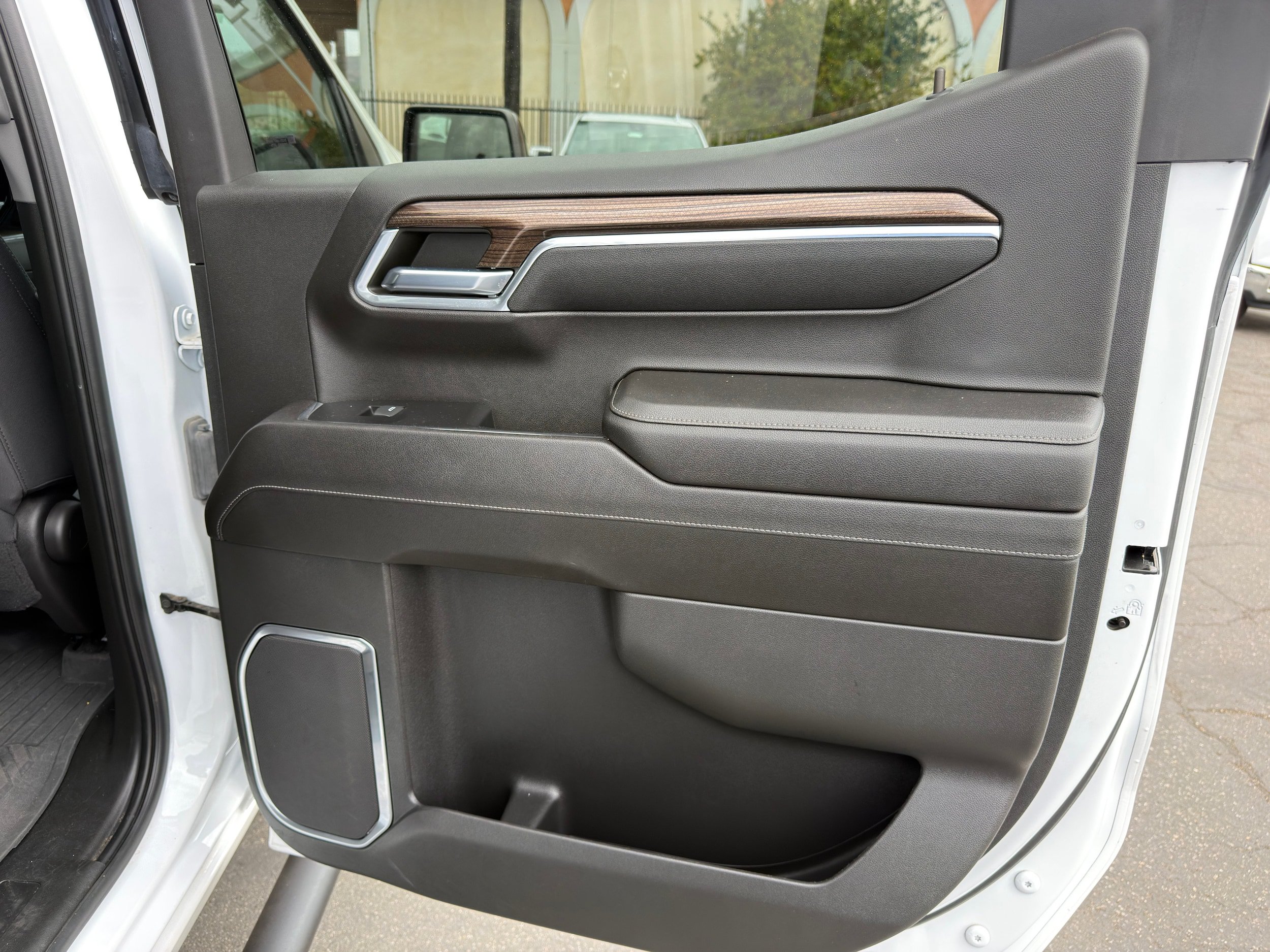 Used 2023 Chevrolet Silverado 1500 LT Trail Boss w/ Protection Package AWD/4WD image 13