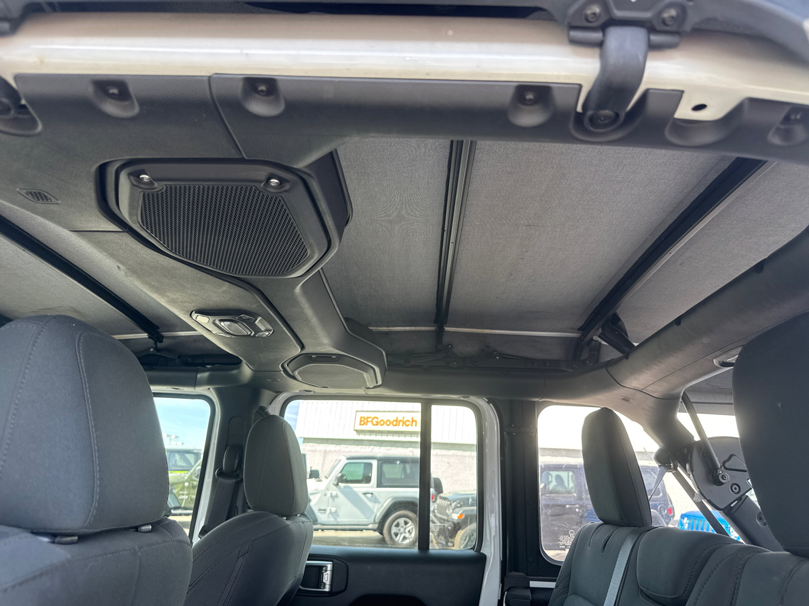 Used 2022 Jeep Wrangler Unlimited Sport image 9