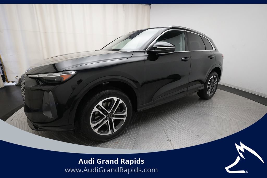 Used 2025 Audi Q5 Premium w/ Convenience Package AWD/4WD image 1