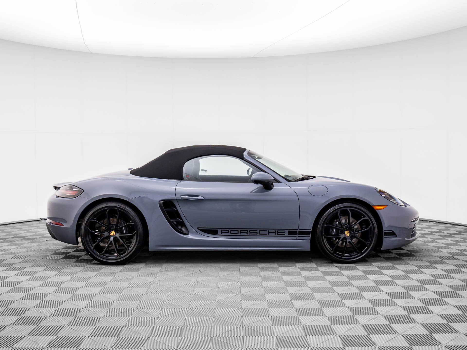 New 2025 Porsche 718 Boxster image 8