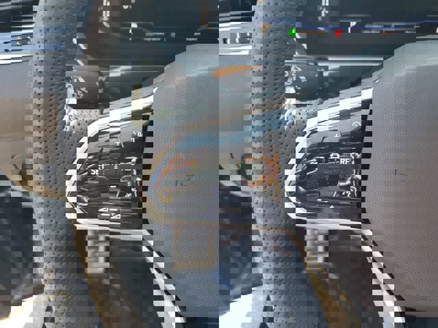 Certified 2024 Volkswagen Tiguan SEL R-Line image 22