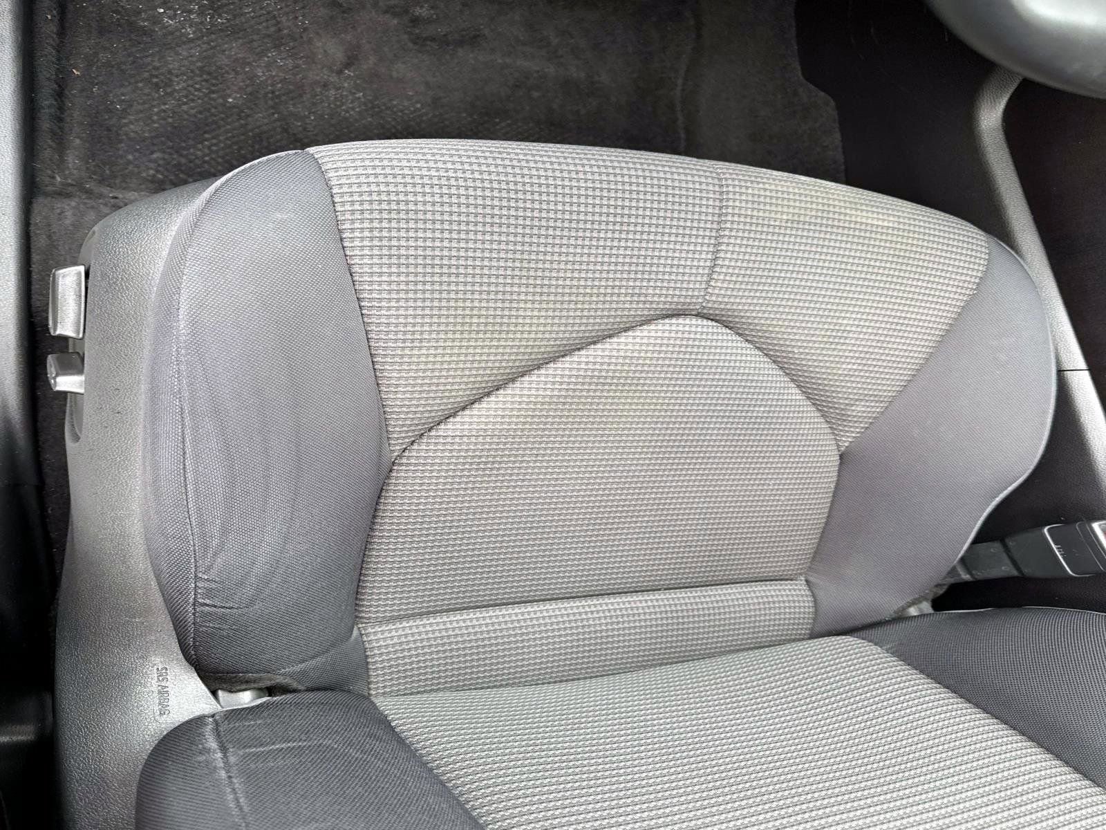 Used 2021 Toyota Highlander LE image 9