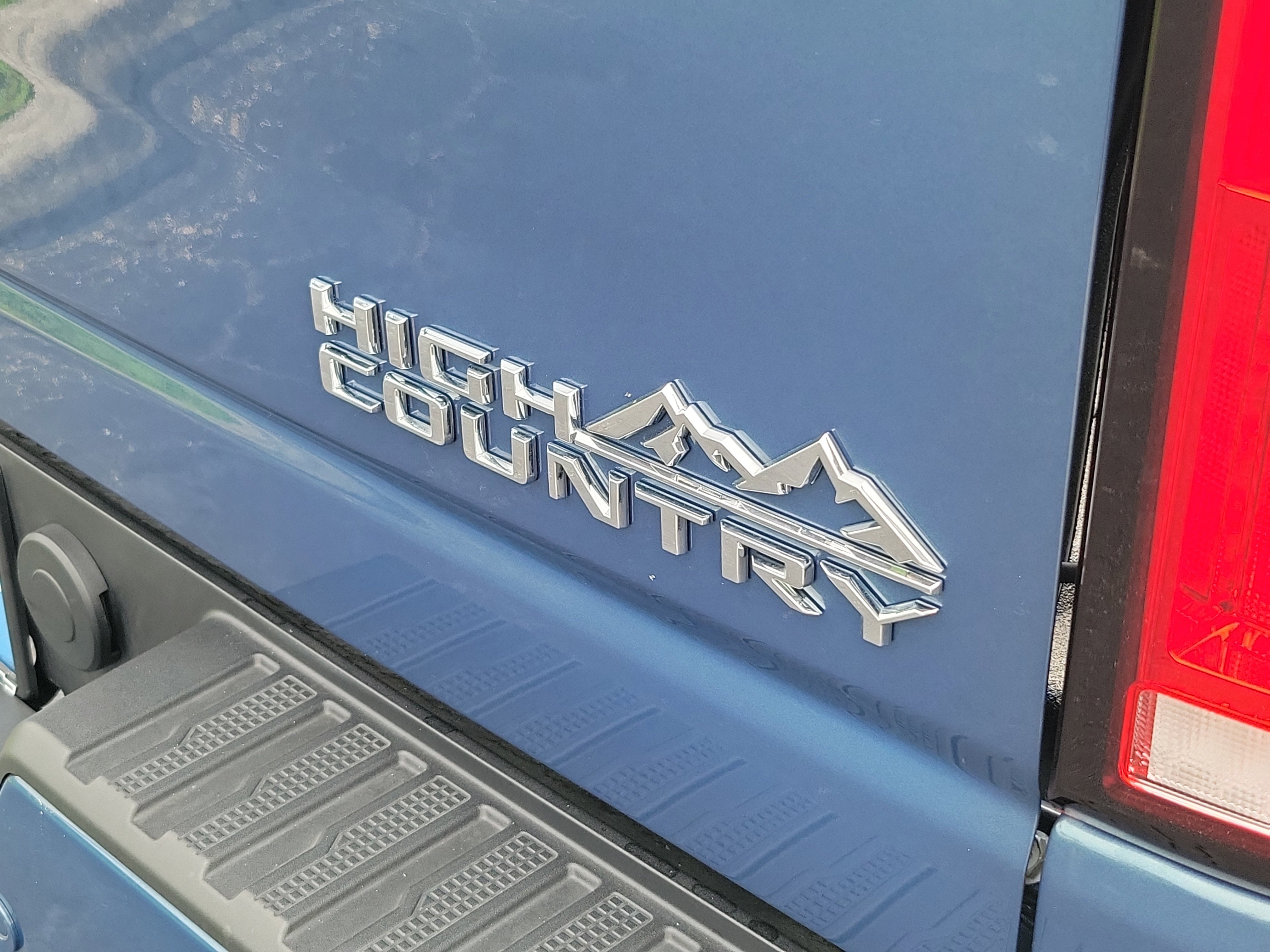 Used 2025 Chevrolet Silverado 3500 High Country w/ Technology Package image 5