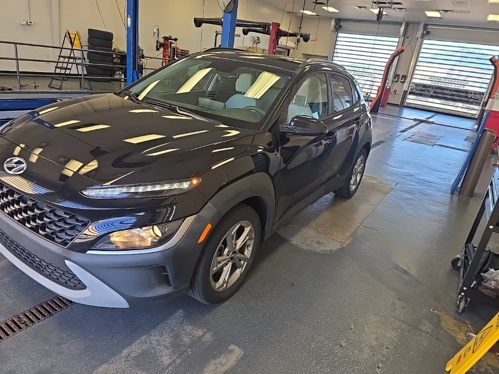 Used 2023 Hyundai Kona SEL w/ Cargo Package FWD image 2