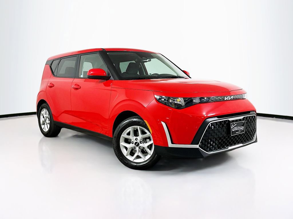 Used 2025 Kia Soul S FWD image 1