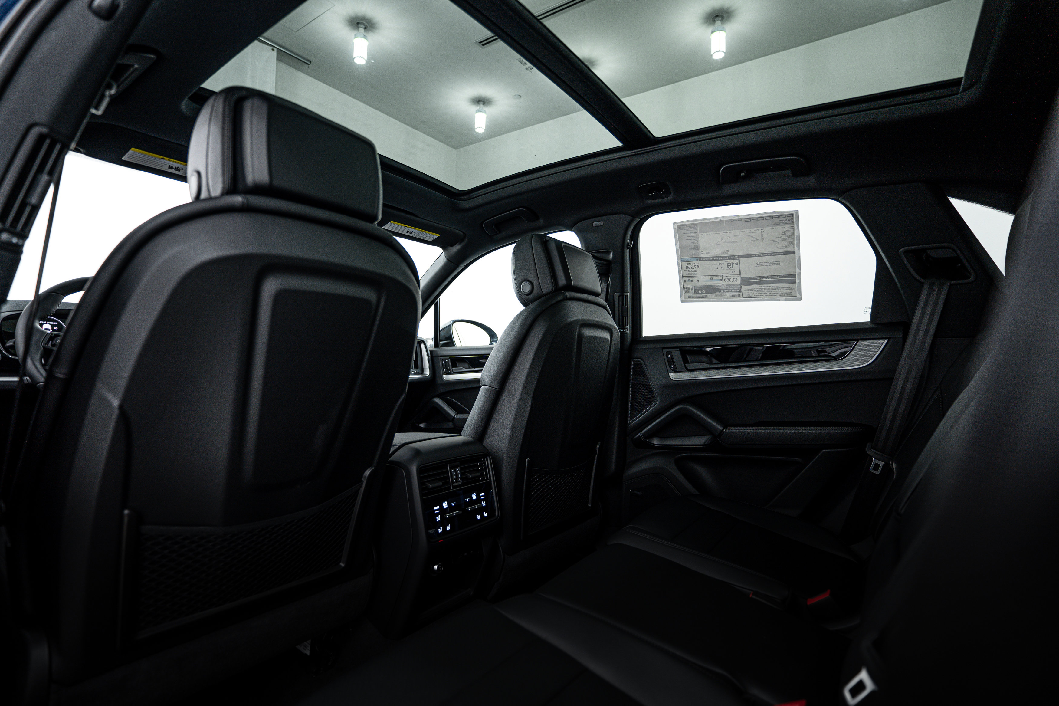 Certified 2025 Porsche Cayenne image 21