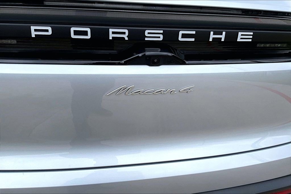 Used 2025 Porsche Macan 4 Electric AWD/4WD image 45