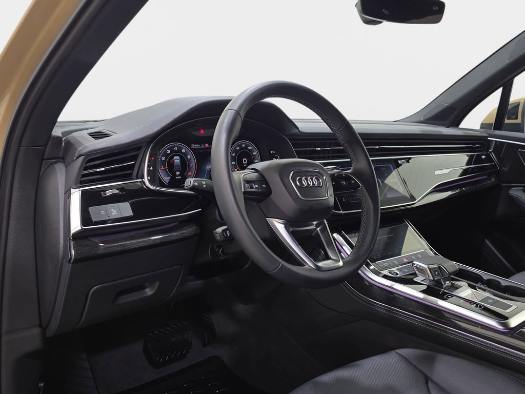 Used 2025 Audi Q7 2.0T Premium Plus w/ Premium Plus Package image 19