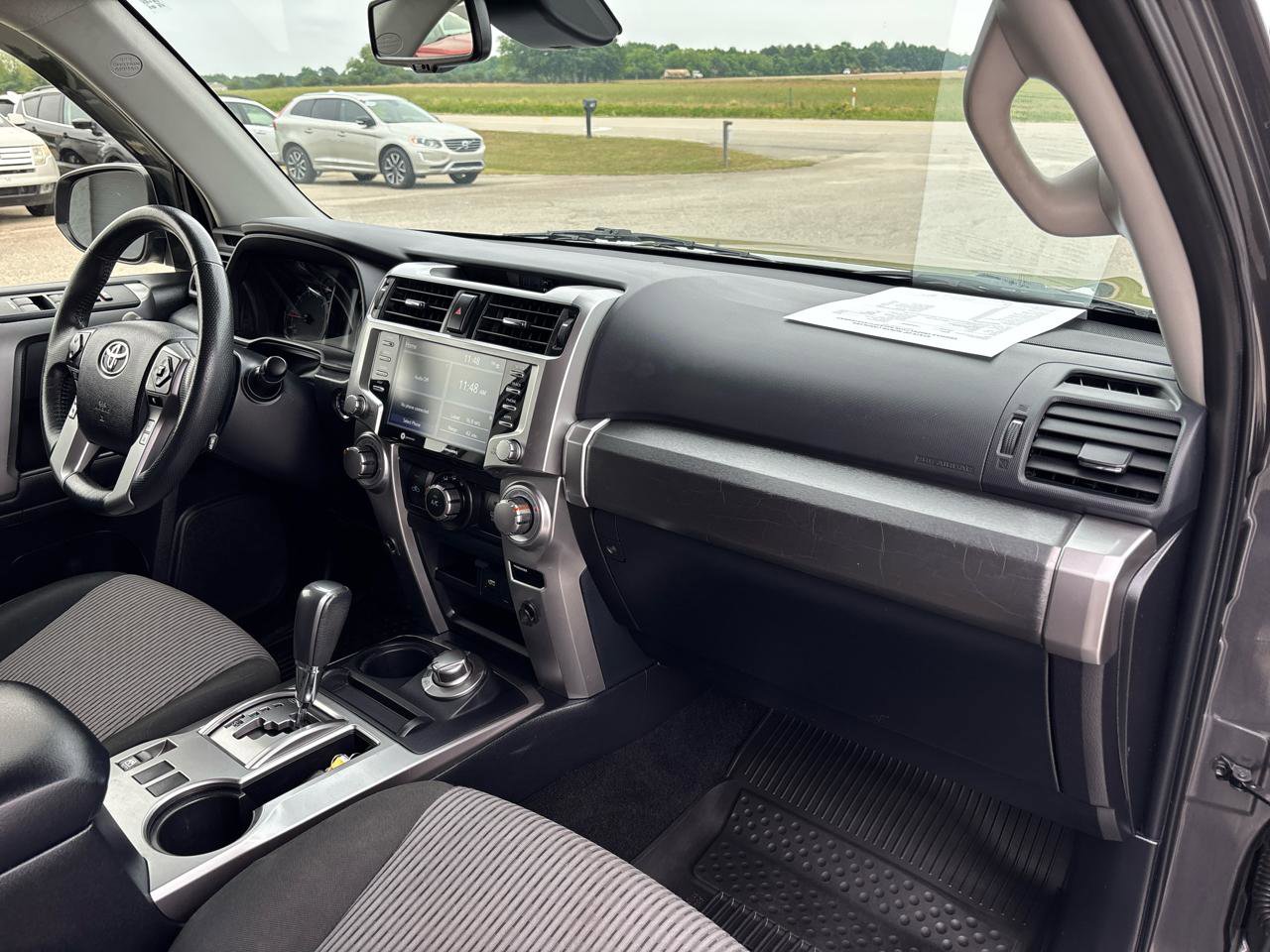 Used 2022 Toyota 4Runner SR5 AWD/4WD image 27