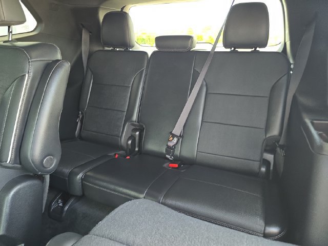Certified 2025 Buick Enclave Preferred FWD image 16