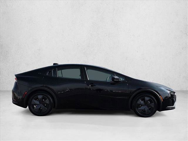 Used 2025 Toyota Prius LE image 4
